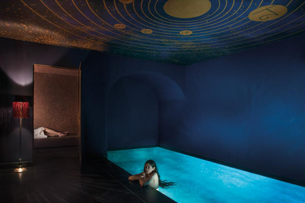 romantic hotel in paris