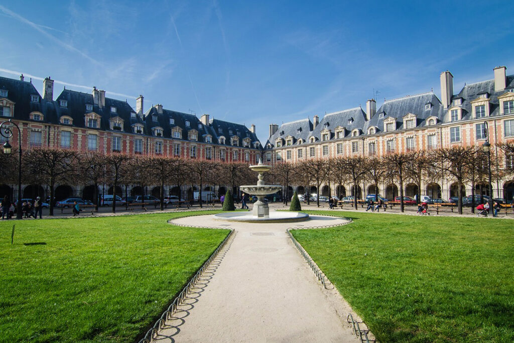 Place des Vosges Paris