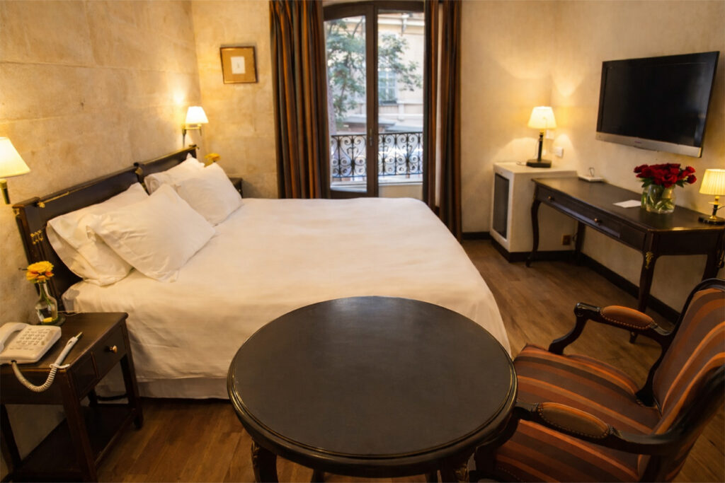 hotel near Notre Dame Paris